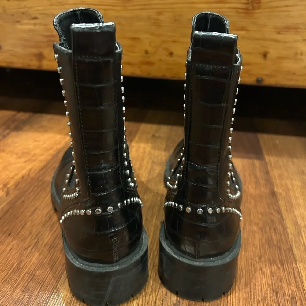 Womans Zara Trafaluc Pull On Ankle Boots 6.5 / 7 Black Stud Accents Chunky Heel